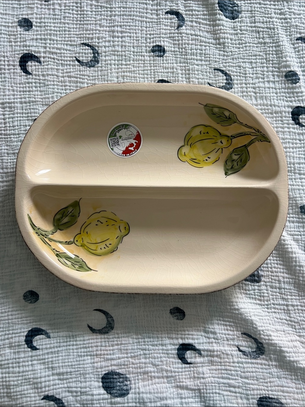 Cream Divided Ceramic Plate with Yellow Lemon Motif, made in Italy